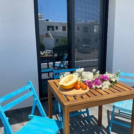 Shades Of Blue Apartment. Apartamento *